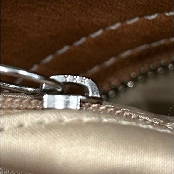 Authentic Signature Coach Satchel/ Shoulder/ & Crossbody Handbag - Picture 9 of 9